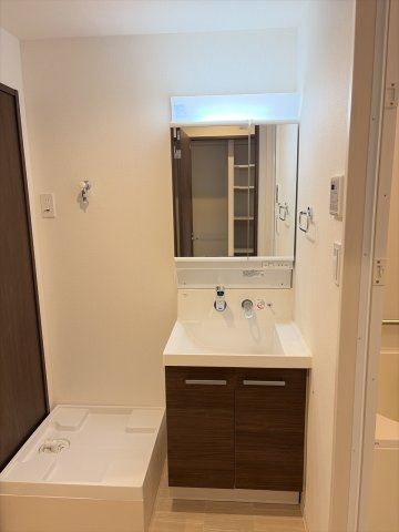 日商岩井府中マンションの洗面所|使いやすい洗面所です