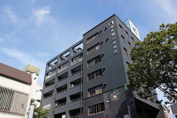 坪井南久屋ビルの外観