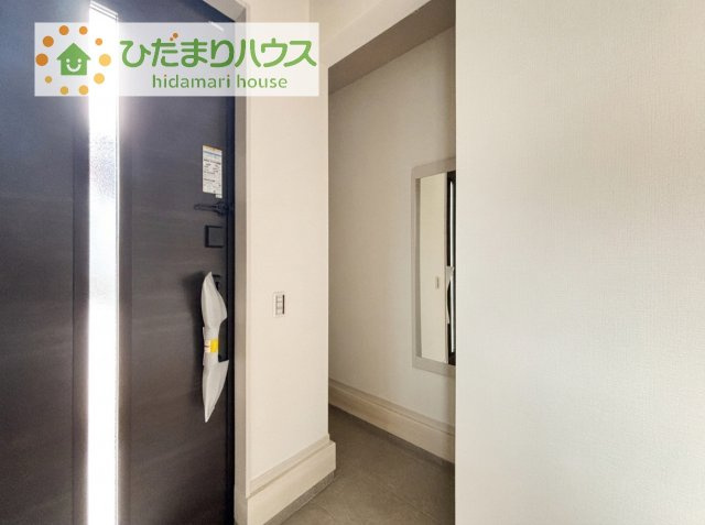【収納】 | 土浦市小松9期　新築戸建 | シューズインクローゼットは、靴以外にもゴルフバックやベビーカーを置くことができ、
散らかりがちな玄関もスッキリします。