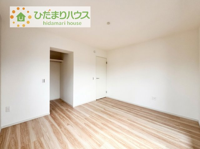 【寝室】 | 土浦市小松9期　新築戸建 | 大きなベッドを置いても余裕の広さの主寝室♪