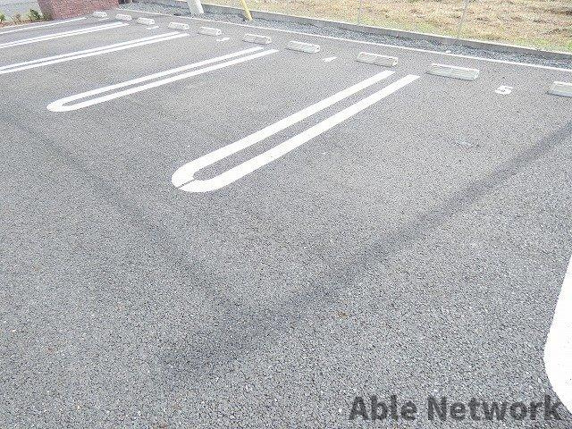 プリムローズの駐車場