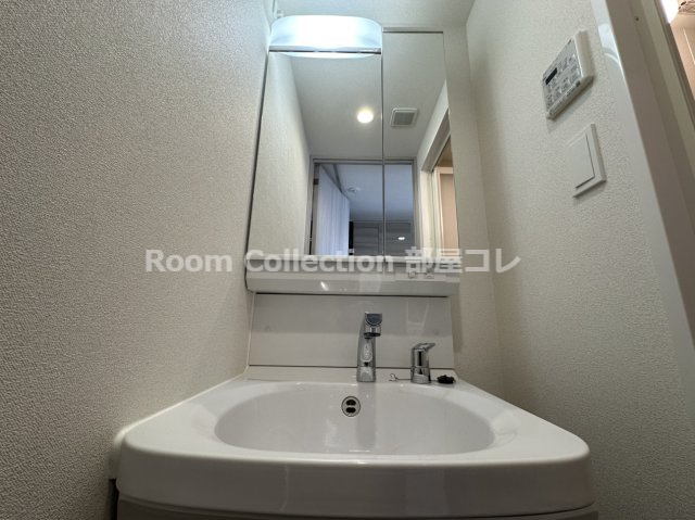 MAXIV名古屋の洗面所|※同物件他部屋写真
反転の場合有