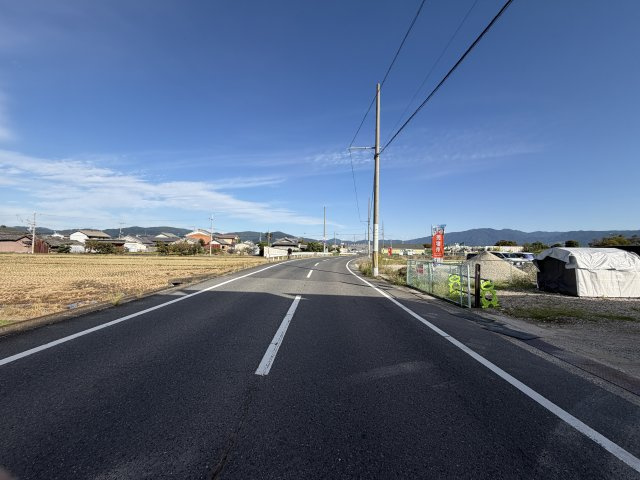 橿原市十市町の前面道路含む現地写真