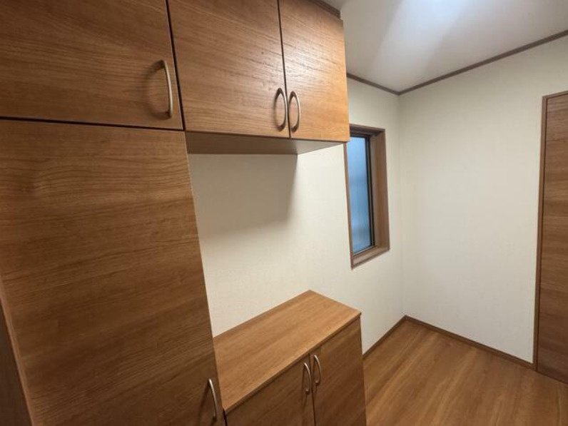 秋田市仁井田二ツ屋２丁目　中古の収納