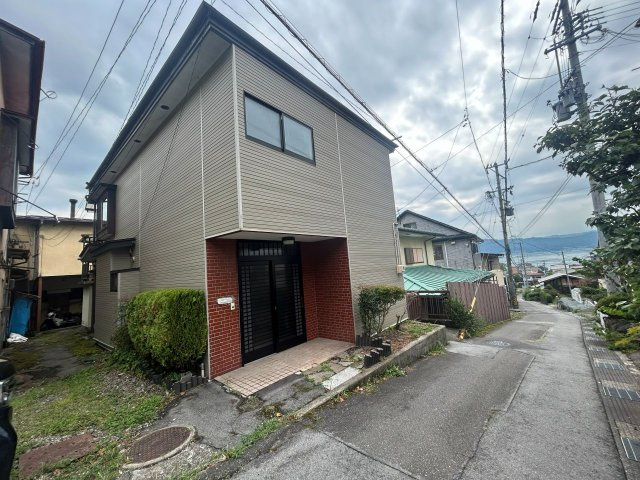 諏訪市大和２丁目中古住宅の外観