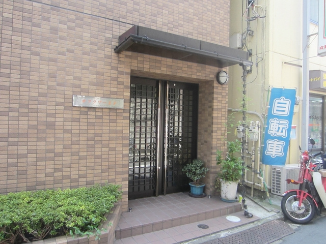 サフラワー王子のエントランス|建物入口です☆