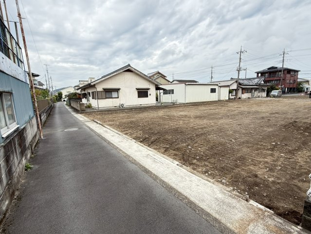 【前面道路含む現地写真】 | 清水町伏見　全6区画分譲地 | 東側前面道路の様子です♪