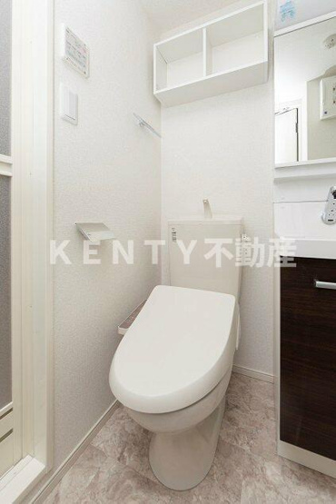 【トイレ】 | アルテシモアクレ | 落ち着いた色調のトイレです