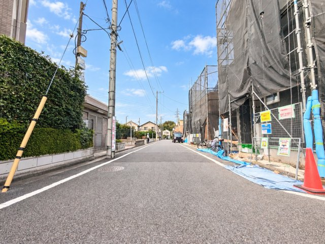 練馬区南大泉2丁目　新築戸建　全7棟の前面道路含む現地写真|2026.10.30撮影

現地ご見学希望・資料請求などお気軽にお問い合わせ下さい！
03-5990-5201