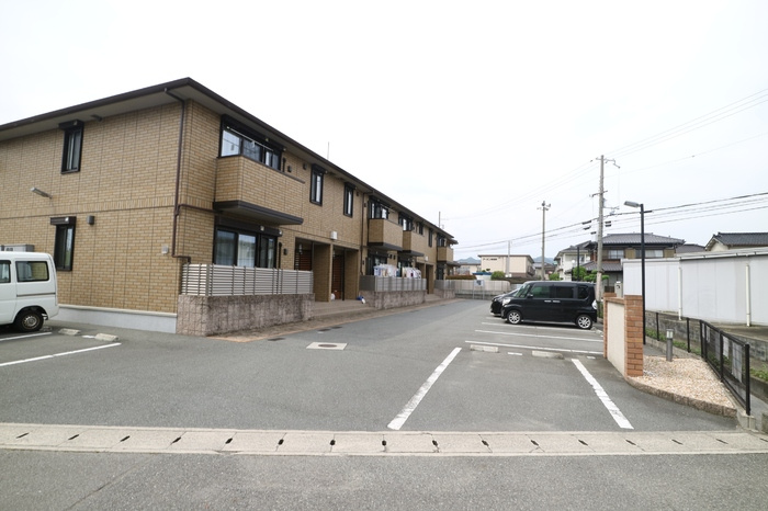 セジュール国分寺の駐車場