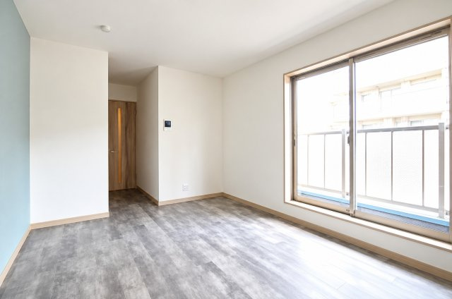 CASA WOOD 西浦町の居間・リビング