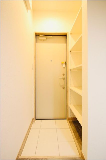 CASA WOOD 西浦町の玄関