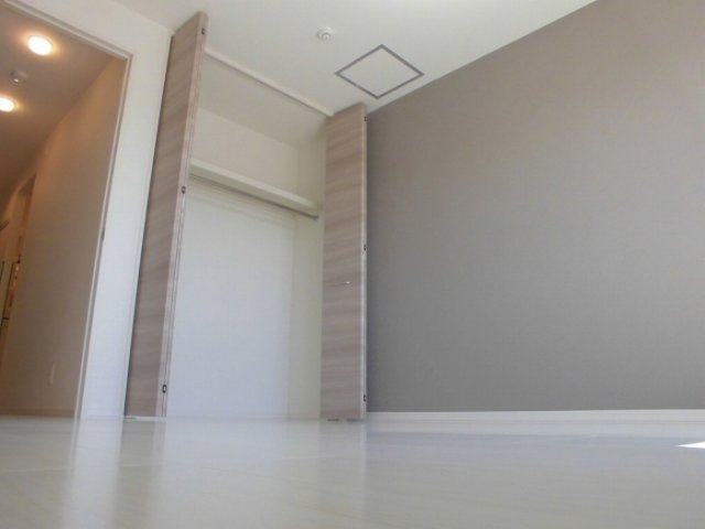 アルファエルの洋室