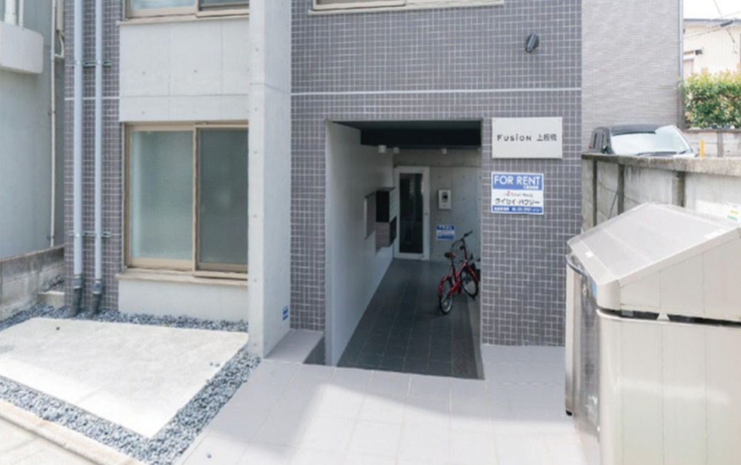 板橋区上板橋２丁目の賃貸マンションのエントランス