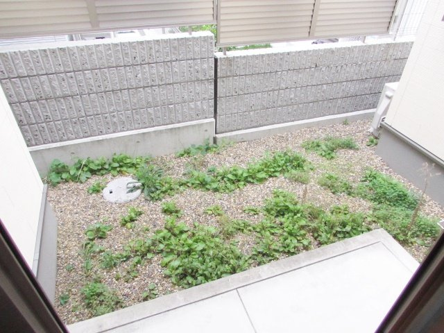 ロリーブの庭|簡単な家庭菜園も楽しめるお庭です