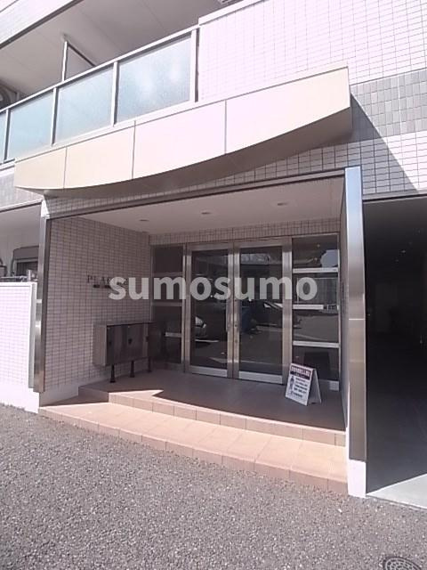 プラシード東難波のエントランス
