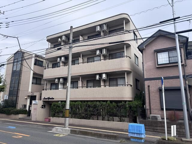 ランドガーデンの外観