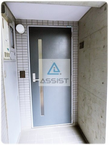 イーストラハツダイの玄関
