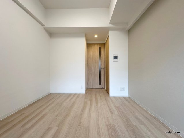 プレサンス塚本ミッドネクスト　仲介手数料無料の居間・リビング