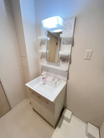 大阪市城東区中浜３丁目の賃貸マンションの洗面所
