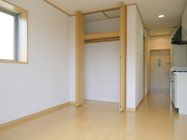 ディアスもえぎ野Ⅱ番館の寝室|明るいきれいな室内　同仕様