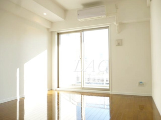 【居間・リビング】 | フォンテーヌ芝浦 | 洋室のお部屋です。