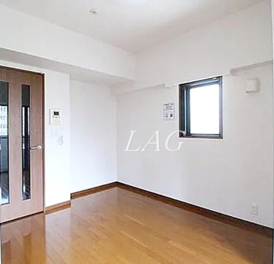 【居間・リビング】 | パークウェル三田 | 洋室のお部屋です。