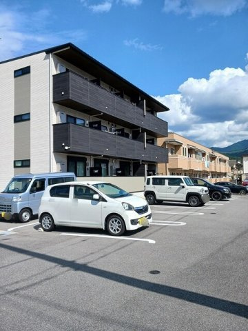 フィオーレ　エムの駐車場|駐車場があります