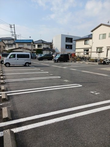プラシードレジデンスの駐車場|駐車場に車を止められます