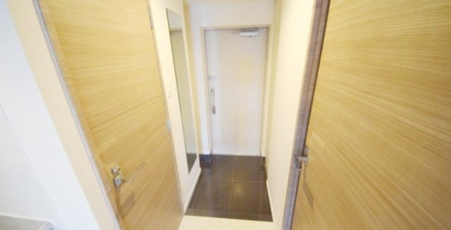 スカイコート板橋本町の玄関