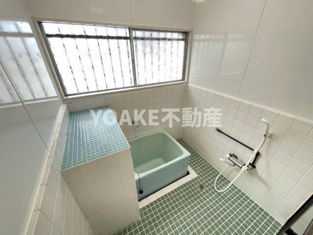 綾瀬市寺尾中３丁目の一戸建ての浴室