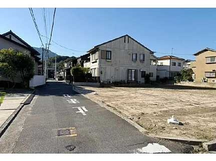 広島市佐伯区八幡３丁目　土地の前面道路含む現地写真