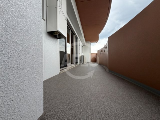 セレニテ梅田北グランデ　豊崎本庄小学校区のバルコニー|セレニテ梅田北グランデ　バルコニー