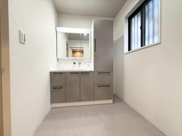 中古戸建　尼崎市西難波町4丁目の独立洗面台|1F