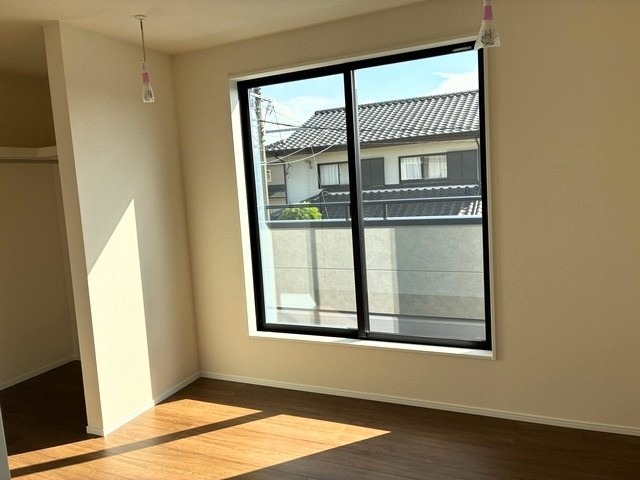 仲介手数料不要　新築 東区江津2丁目1号棟 完成済 4LDK 南道路 WIC付の洋室|洋室