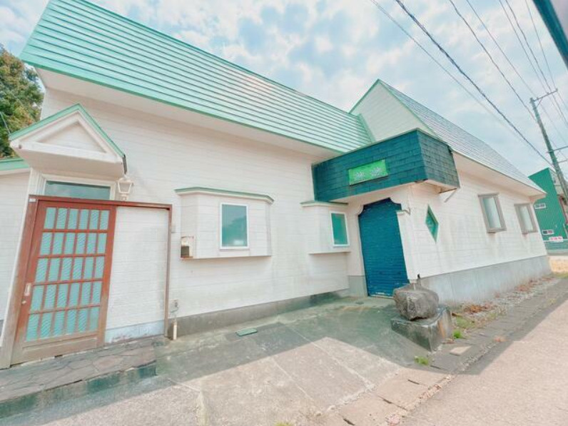 山本郡三種町森岳上台（麻雀荘）