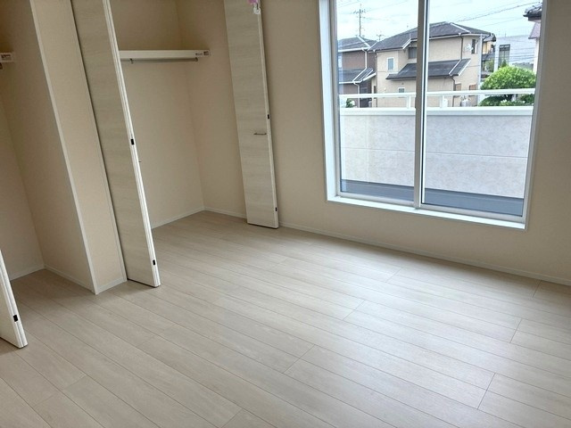 仲介手数料不要　新築 東区江津2丁目2号棟 完成済 3LDK 洋室8.2帖 南道路の洋室|洋室