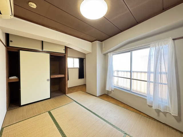 山六ビル の和室