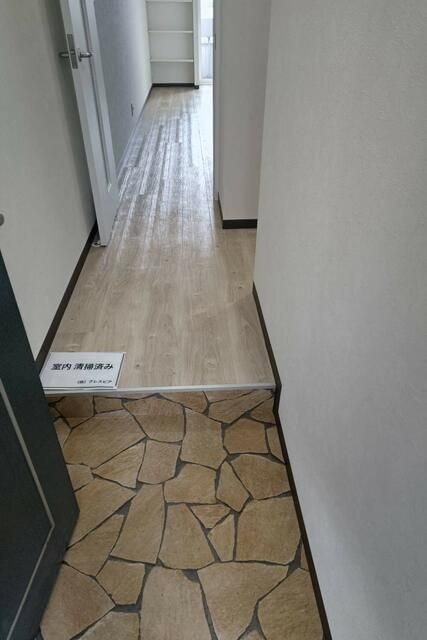 サンファスト東中野の玄関