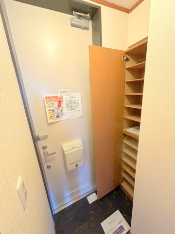 ベルメゾン翔の玄関|下駄箱