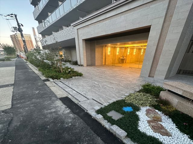 プレサンス神崎川ファインブレスのエントランス