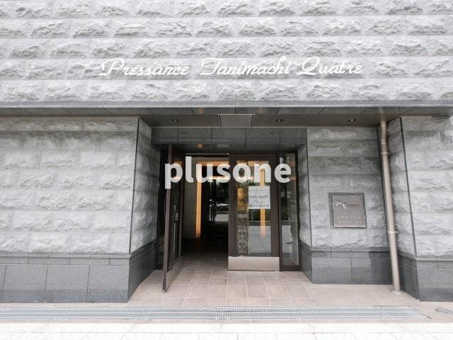 プレサンス谷町キャトルのエントランス