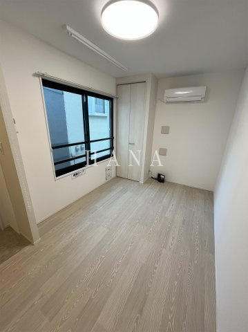 プラチナフォルム北千住の寝室|白を基調とした居室☆