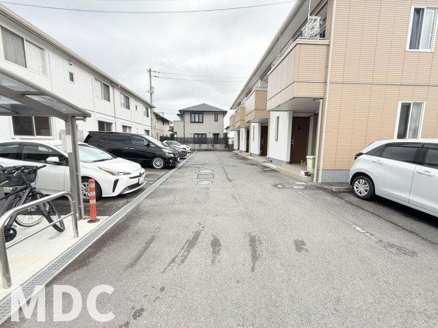 クラヴィエ北田宮の駐車場