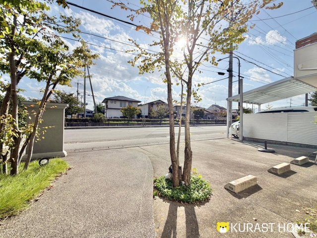 京都市西京区下津林六反田　店舗付き住宅の駐車場