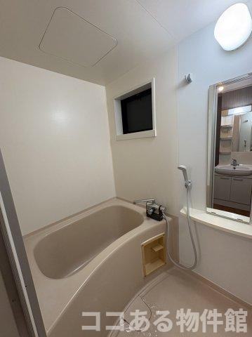 エステート塩屋山手B棟の浴室
