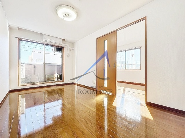 フジサーチ豊岡S棟の居間・リビング|洋室のお部屋です。