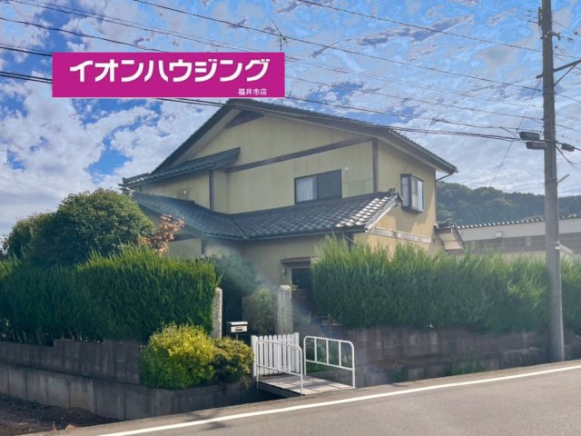 鯖江市漆原町　中古住宅