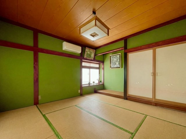 鯖江市漆原町　中古住宅
