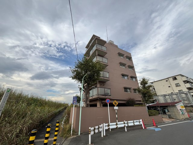 中銀田園調布マンシオンの外観